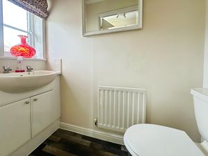 Downstairs wc- click for photo gallery